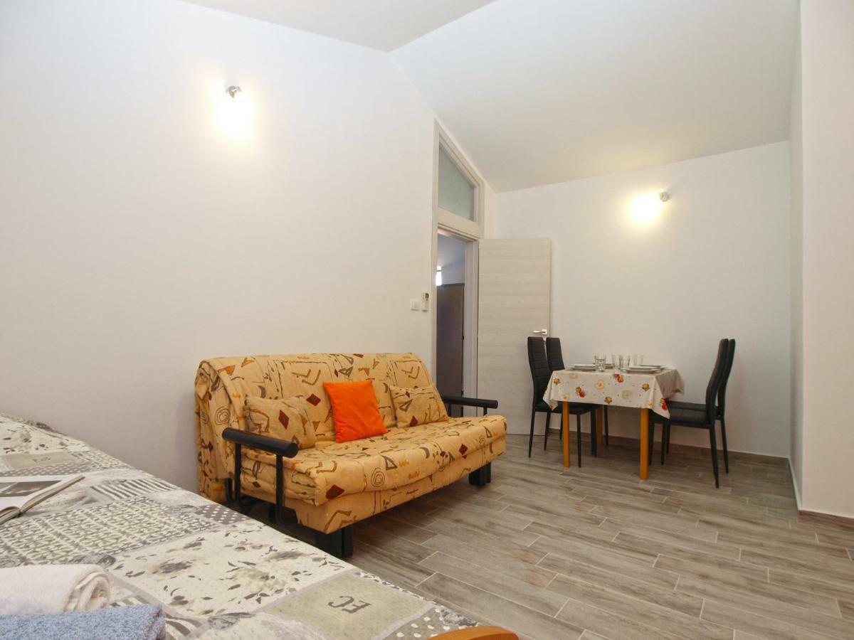 Apartments Oriana 898 Pula Exterior photo